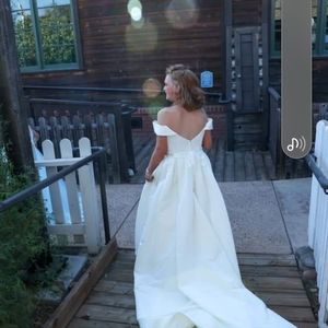 Wedding dress / vail / belt